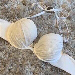 Victoria’s Secret 34D white bikini top like new